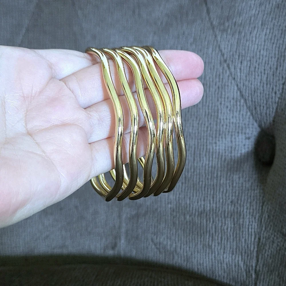 House🏠 of Harlow 1960 Set of Six6️⃣, Thin, Wavy🌊, Gold💛 Bangle Bracelets - Picture 1 of 15